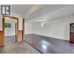 18 KINGSTON Crescent - 21