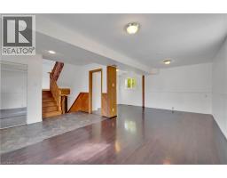 18 KINGSTON Crescent - 22