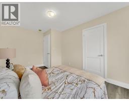 256 W KING Street - 36