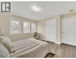 256 W KING Street - 38