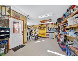 2073 FIRST Avenue - 32