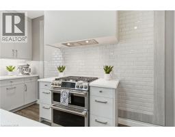 32 HINRICHS Crescent - 10