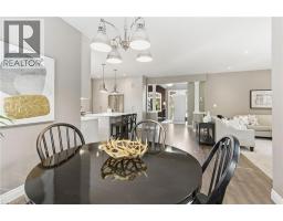 32 HINRICHS Crescent - 13