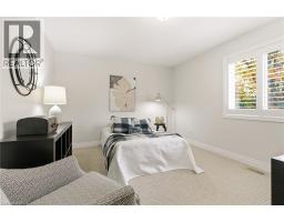 32 HINRICHS Crescent - 30