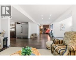 32 HINRICHS Crescent - 35