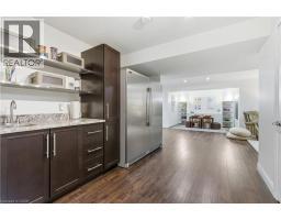 32 HINRICHS Crescent - 36