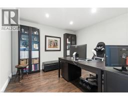 32 HINRICHS Crescent - 39