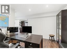 32 HINRICHS Crescent - 40