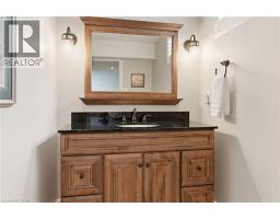 32 HINRICHS Crescent - 42