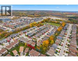 32 HINRICHS Crescent - 48