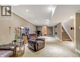 194 DONLY Drive S UnitNo. 6 - 21