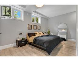 34 WOODCREST Court - 26