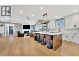 66 AUGUST Crescent - 11