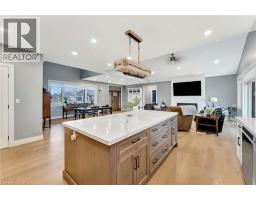 66 AUGUST Crescent - 12