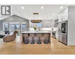 66 AUGUST Crescent - 16