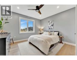 66 AUGUST Crescent - 19