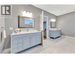 66 AUGUST Crescent - 26