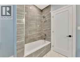 66 AUGUST Crescent - 29