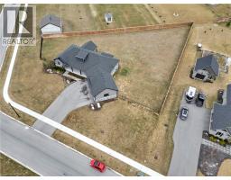 66 AUGUST Crescent - 44