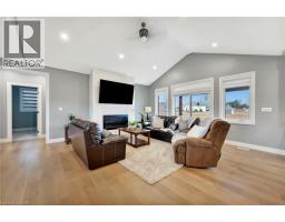 66 AUGUST Crescent - 7