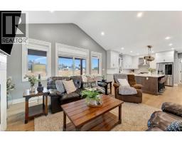 66 AUGUST Crescent - 9