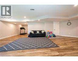 335 FALLING GREEN Crescent - 42