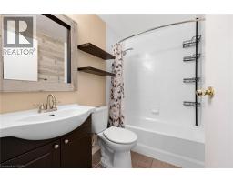 35 GREEN VALLEY Drive UnitNo. 1614 - 14