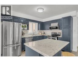 35 TEMPLEWOOD Drive - 10