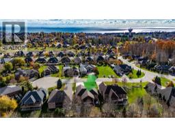 15 SILVER SHADOW Way - 36