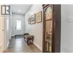 273 QUEEN Street W - 2