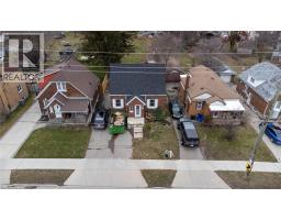 296 OTTAWA Street S - 2