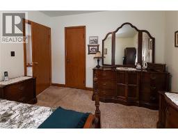 670 ELM Avenue N - 26