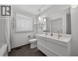 124 SOUTHWOOD Drive - 28