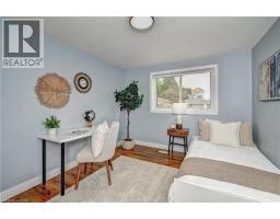 39 SOUTHWOOD Drive - 32