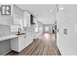 16 WEBLING Street - 11