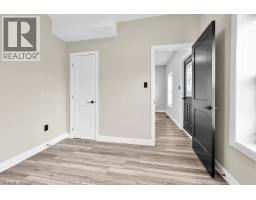 16 WEBLING Street - 16