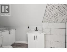 16 WEBLING Street - 22