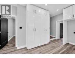 16 WEBLING Street - 6