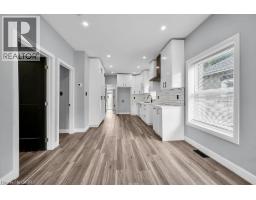 16 WEBLING Street - 8