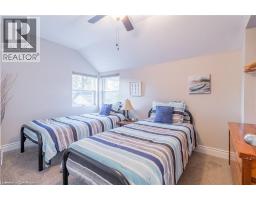 11 DIETRICH Crescent - 16