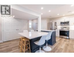 11 DIETRICH Crescent - 6