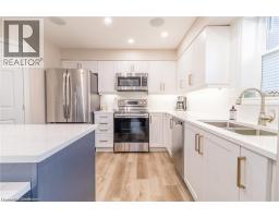 11 DIETRICH Crescent - 8