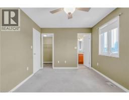 33 WELLINGTON S - 22