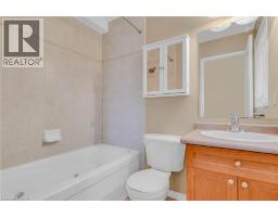 33 WELLINGTON S - 23