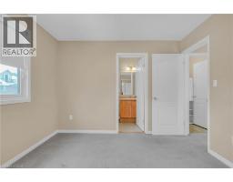 33 WELLINGTON S - 25