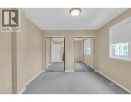 33 WELLINGTON S - 26