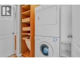 33 WELLINGTON S - 30