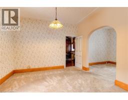 16 CENTRE Street - 11