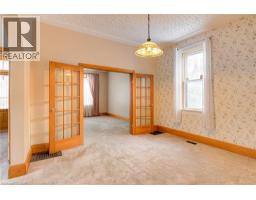 16 CENTRE Street - 14