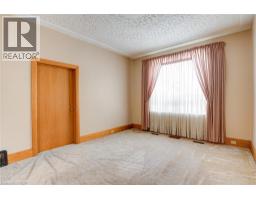 16 CENTRE Street - 15